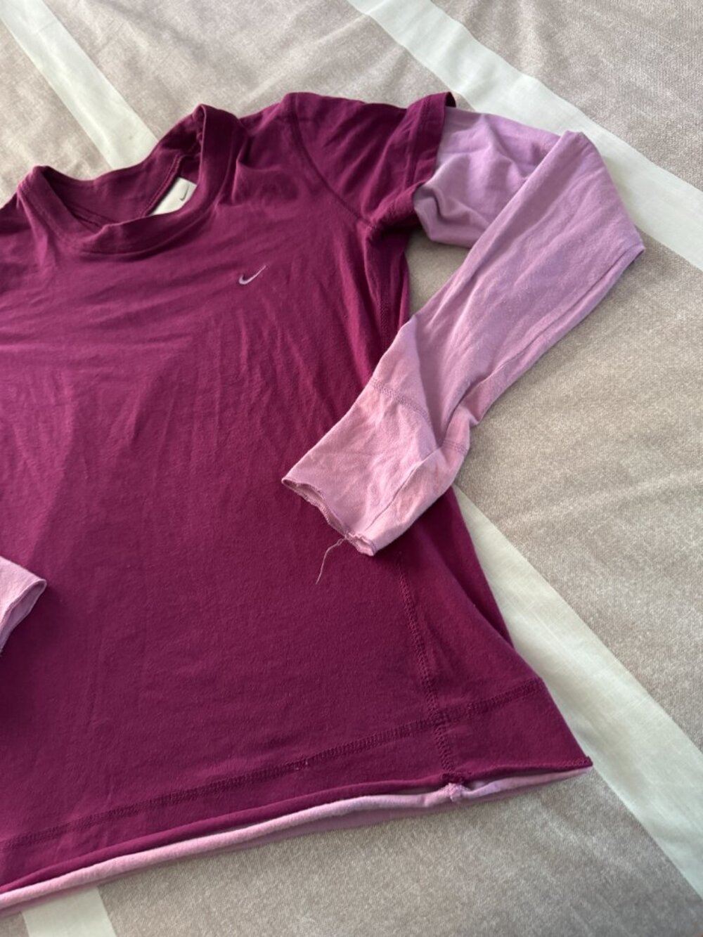 EUC Nike Burgundy Pink Layered Long Sleeve Top Sz S - Picture 4 of 8